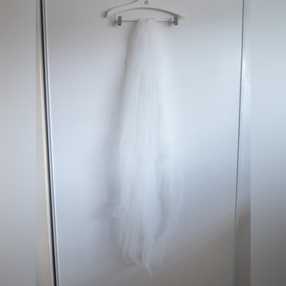 Elegant White Tulle Veil